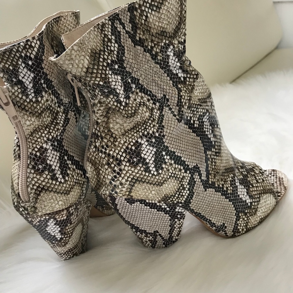 🆕🐍🆕 Just In! Snake Peep Toe Booties